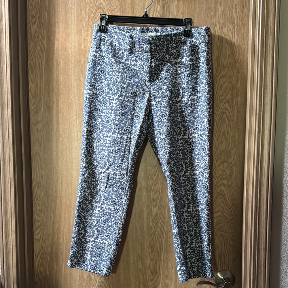 LOFT Navy and White Floral Pants marisa size 4P